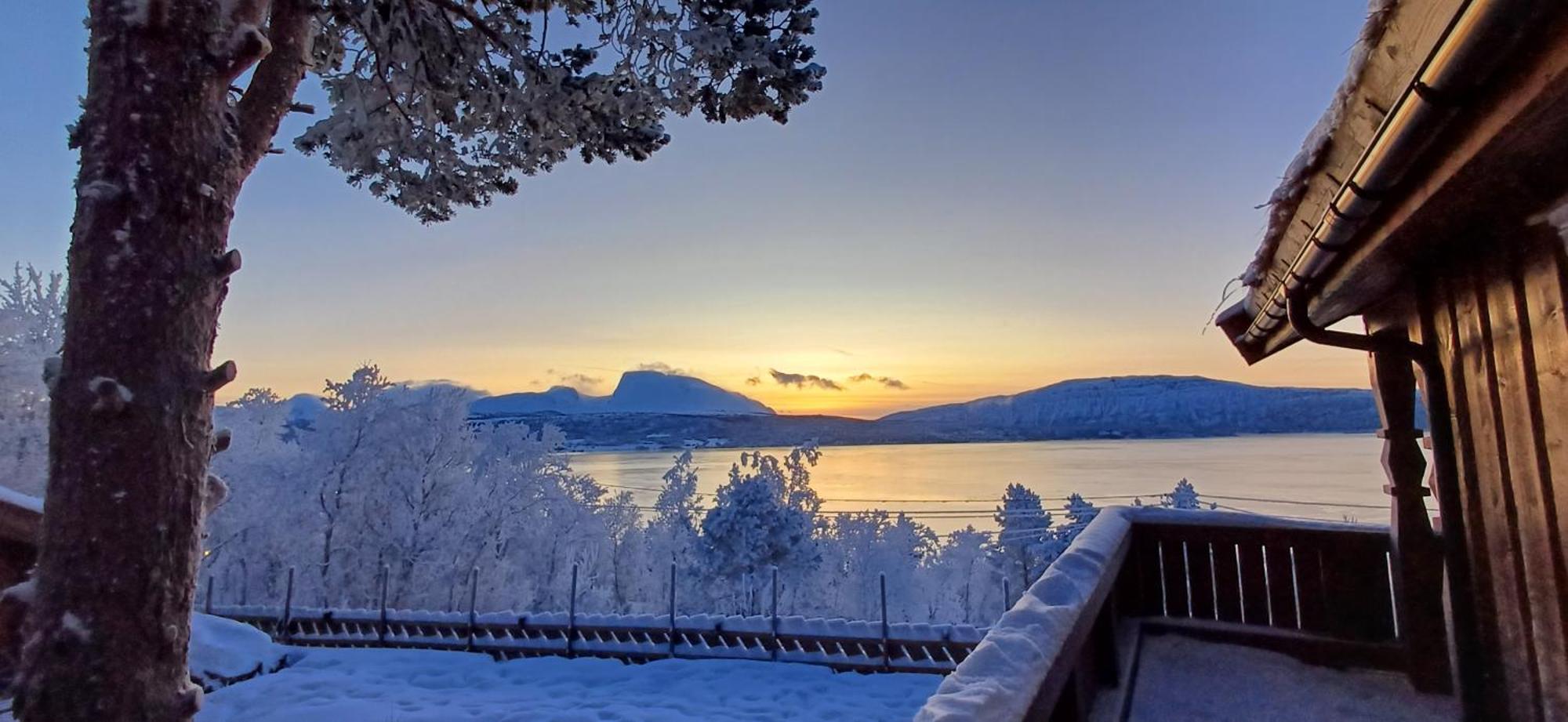 Malangen Lodge Mestervik Exterior photo